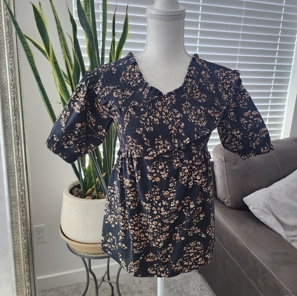 WHBM Floral top size xsmall. New. - Picture 2 of 8